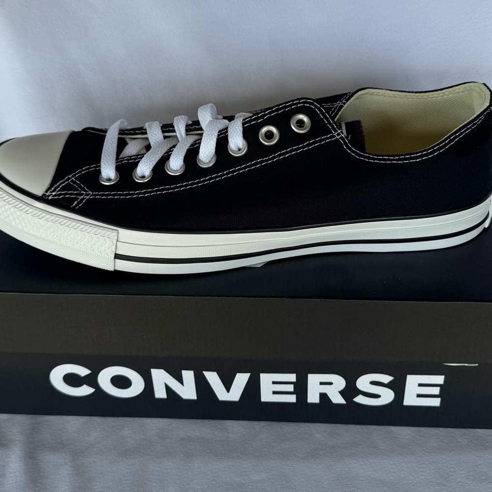 NIB Converse Black Low Top M 9.5 W 11.5